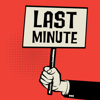 Comic: Hand hält ein Schild mit der Aufschrift „Last Minute“
